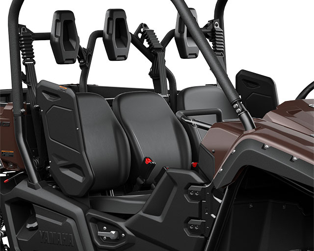 SPACIOUS 3-SEAT LAYOUT