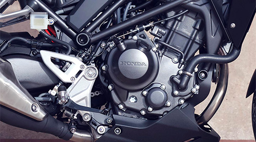 Honda-CB300R-engine