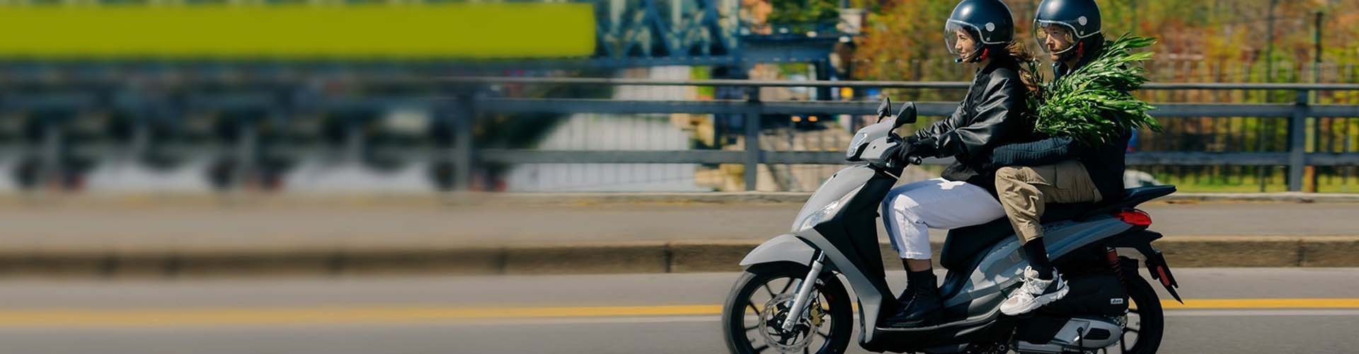 piaggio-scooters-banner