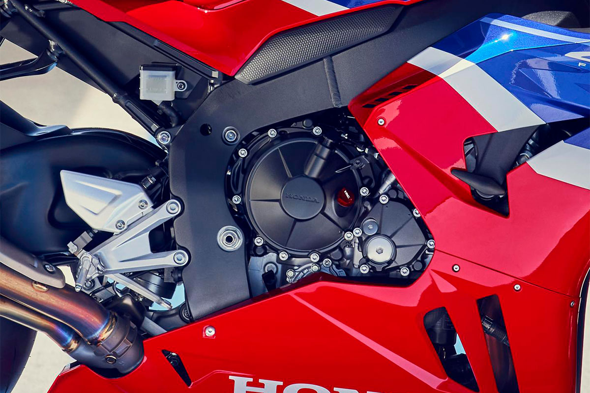 Honda-CBR1000RR-R-SP-1000ccDOHCInlineFour-CylinderEngine