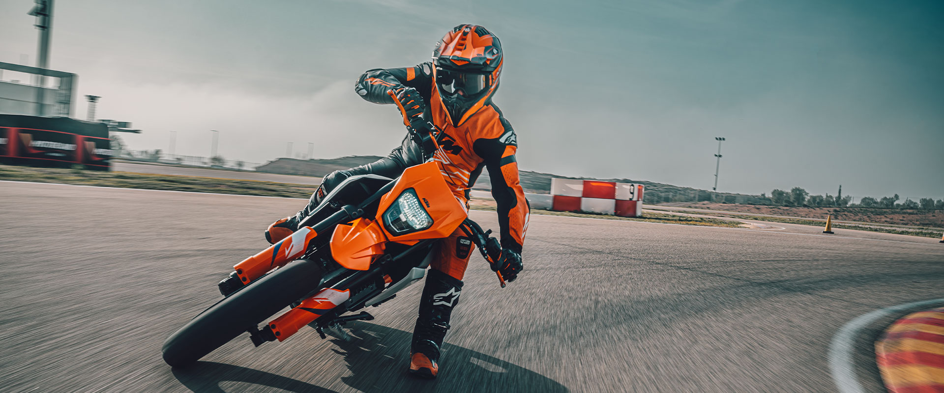 ktm-2026-ktm-390-smc-r
