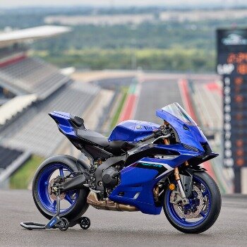 R9 image