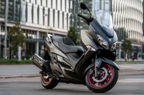 Burgman 400 Feature 01