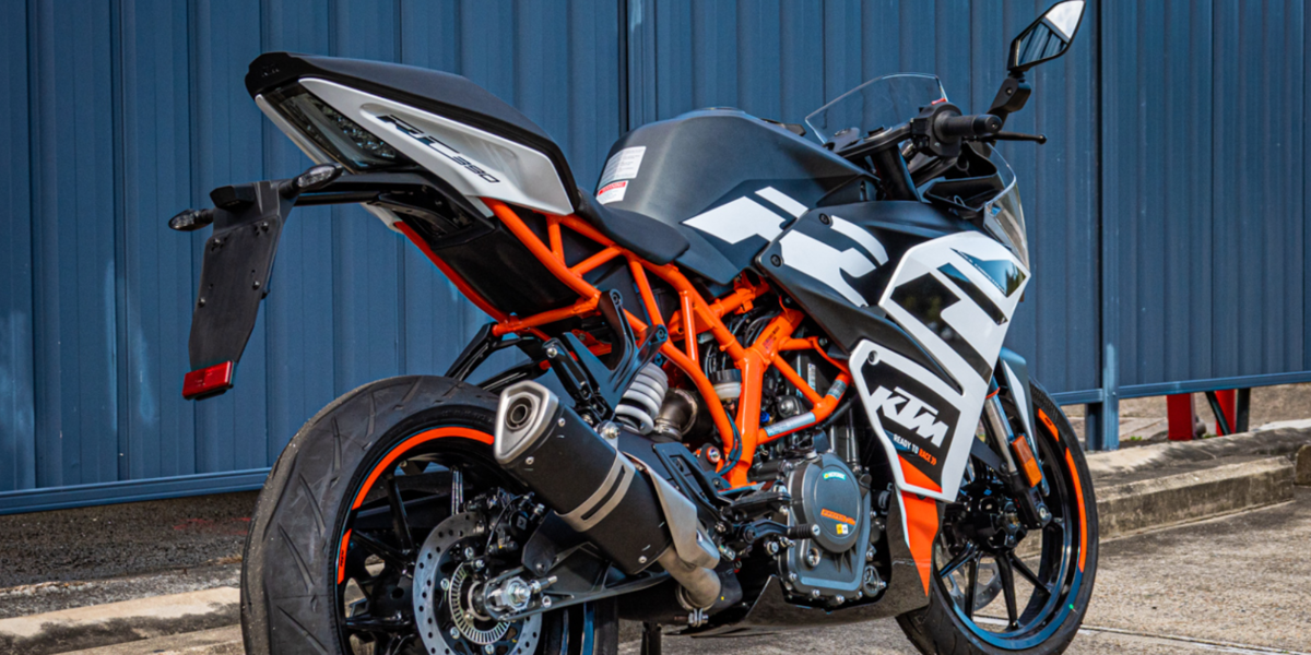 blog large image - LAMS Approved Race Ready KTM RC 390