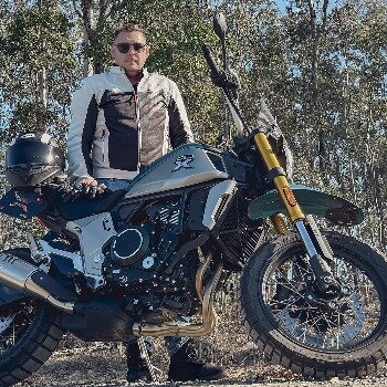 CL-X 700 Adventure image